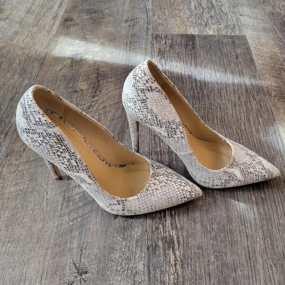 Nude Snakeskin Heels Size 8.5 - Picture 2 of 6
